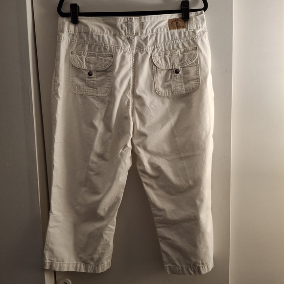 Hydraulic Women's Cream Capris Pants - Picture 2 of 10